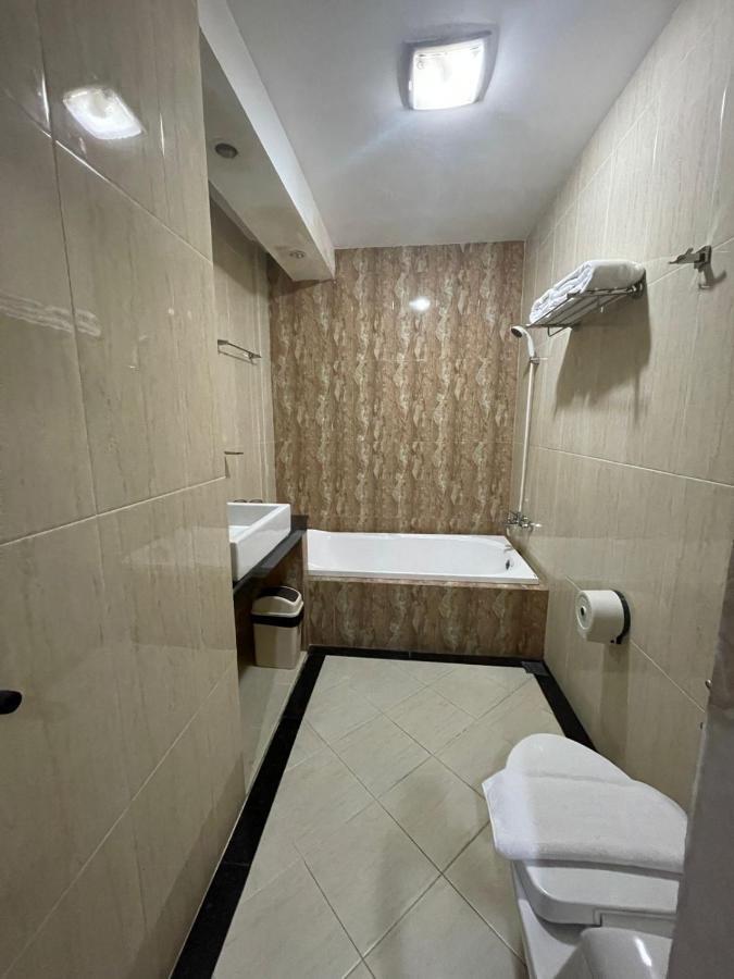 Grand Buana Lestari Hotel Padang  Eksteriør billede