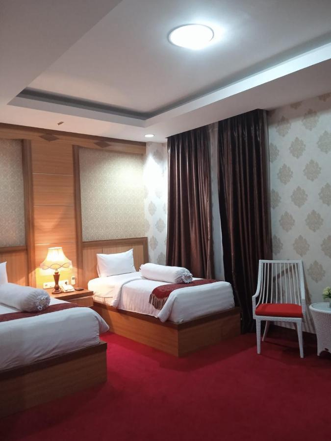 Grand Buana Lestari Hotel Padang  Eksteriør billede