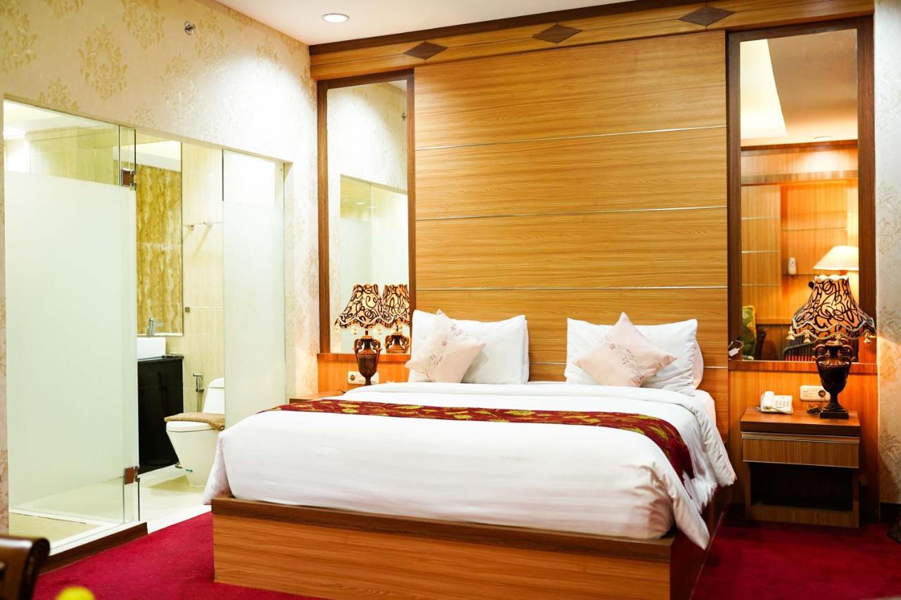 Grand Buana Lestari Hotel Padang  Eksteriør billede