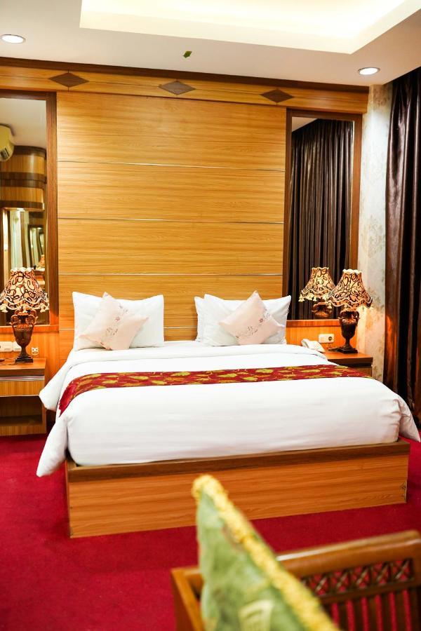 Grand Buana Lestari Hotel Padang  Eksteriør billede