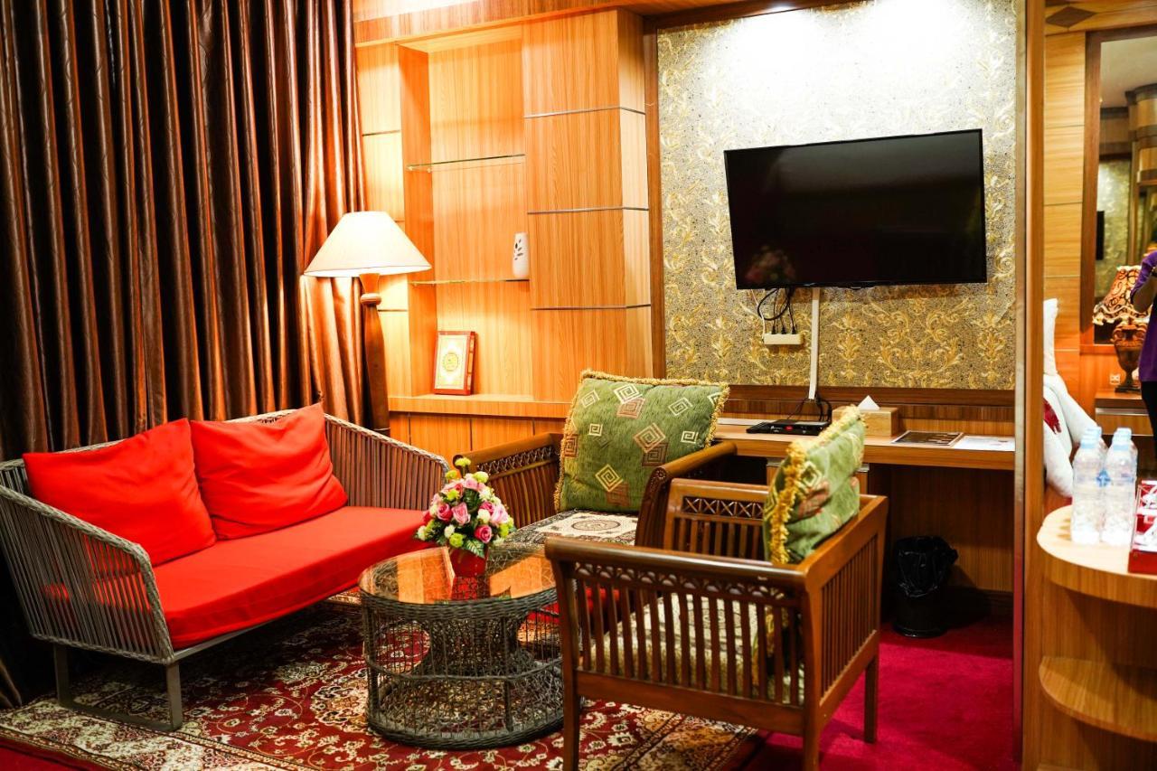 Grand Buana Lestari Hotel Padang  Eksteriør billede