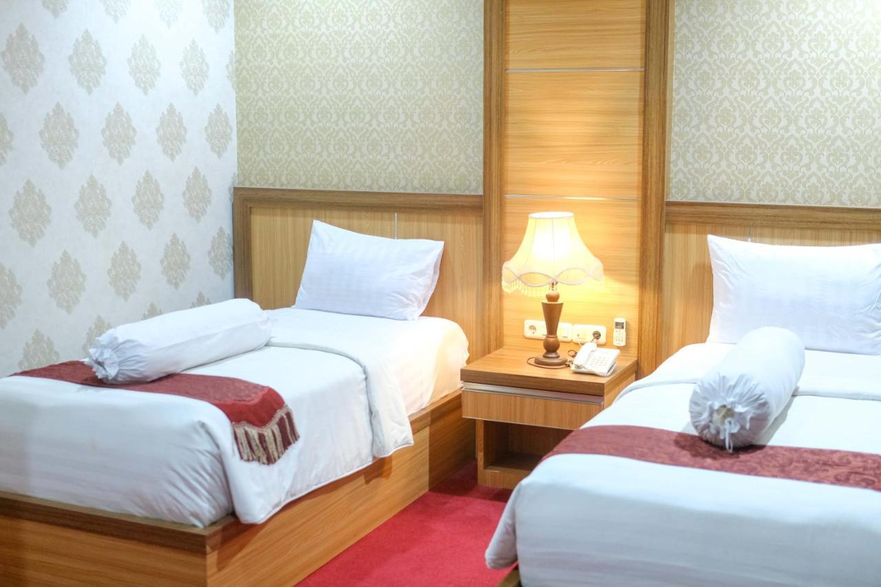 Grand Buana Lestari Hotel Padang  Eksteriør billede