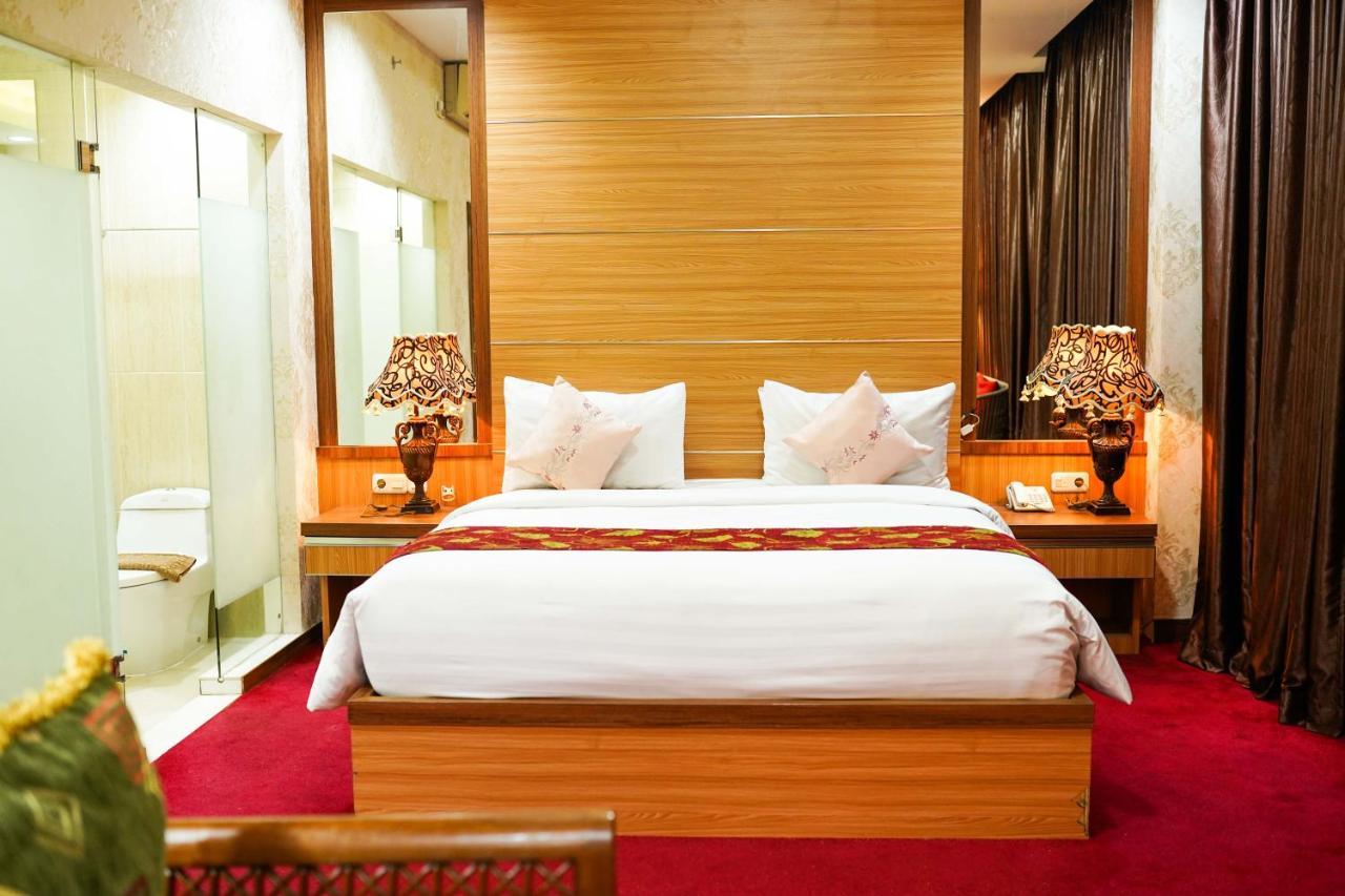 Grand Buana Lestari Hotel Padang  Eksteriør billede